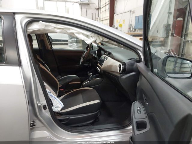 3N1CN8EV5ML821740 Nissan Versa Sv Xtronic Cvt