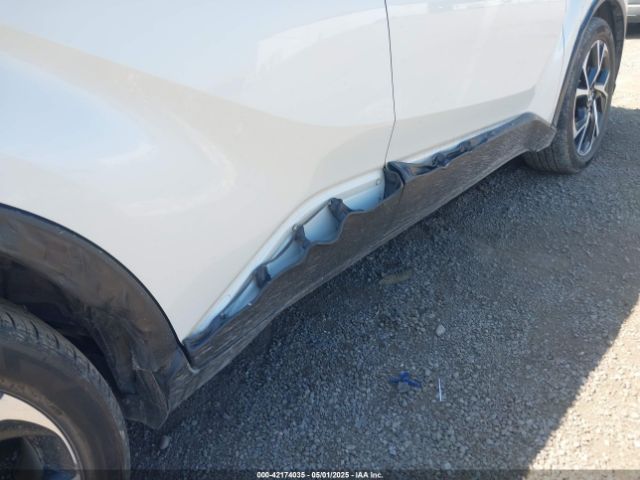 NMTKHMBXXJR041817 Toyota C-hr Xle Premium