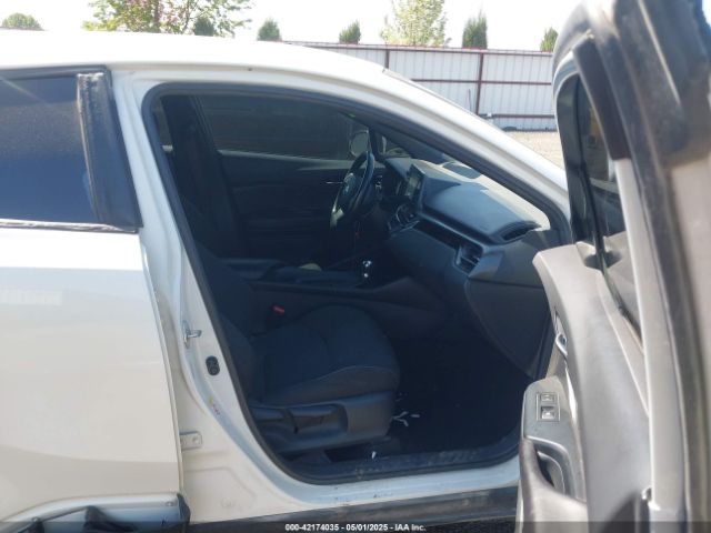 NMTKHMBXXJR041817 Toyota C-hr Xle Premium