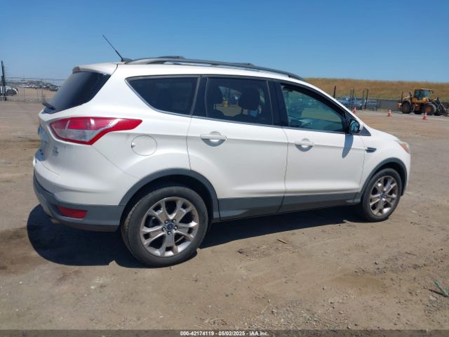 1FMCU9GX9EUB85279 Ford ESCAPE SE