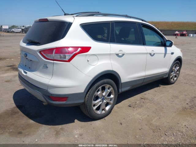 1FMCU9GX9EUB85279 Ford ESCAPE SE