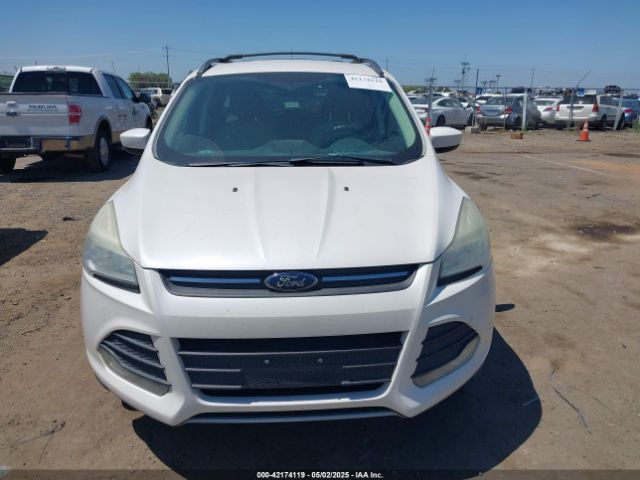1FMCU9GX9EUB85279 Ford ESCAPE SE