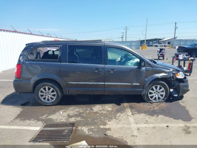 2C4RC1BGXGR292660 Chrysler Town and Country