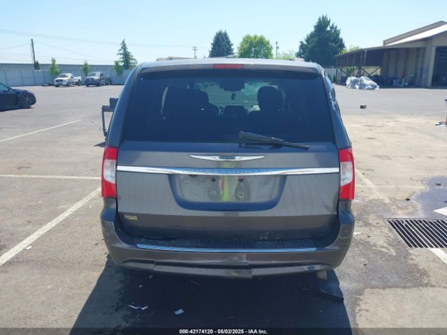 2C4RC1BGXGR292660 Chrysler Town and Country