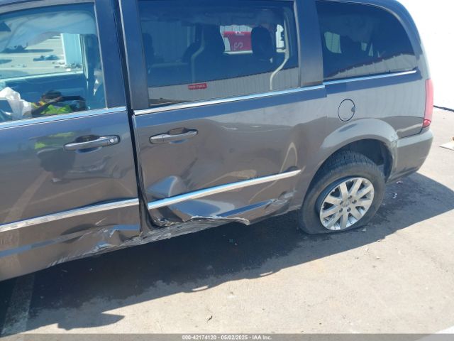 2C4RC1BGXGR292660 Chrysler Town and Country