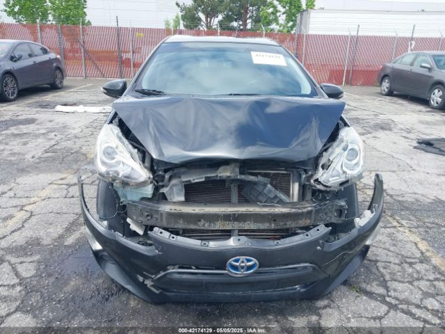 JTDKDTB31F1098139 Toyota Prius C One
