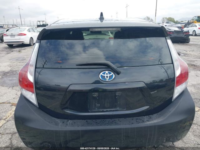 JTDKDTB31F1098139 Toyota Prius C One