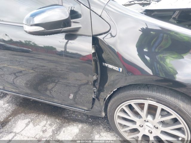 JTDKDTB31F1098139 Toyota Prius C One