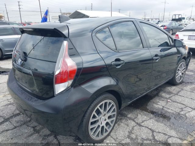 JTDKDTB31F1098139 Toyota Prius C One