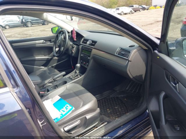 1VWAT7A32EC044856 Volkswagen Passat 1.8t Wolfsburg Edition