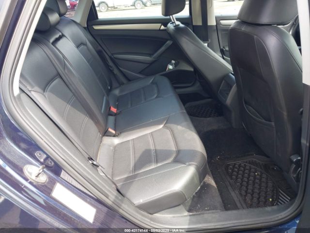 1VWAT7A32EC044856 Volkswagen Passat 1.8t Wolfsburg Edition