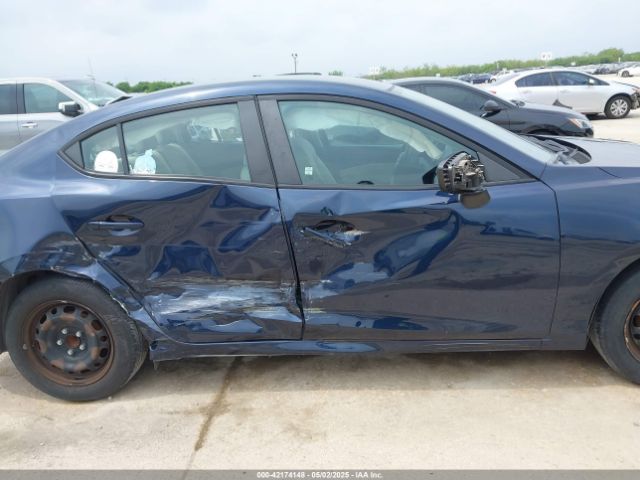 3MZBM1U77FM235945 Mazda MAZDA3