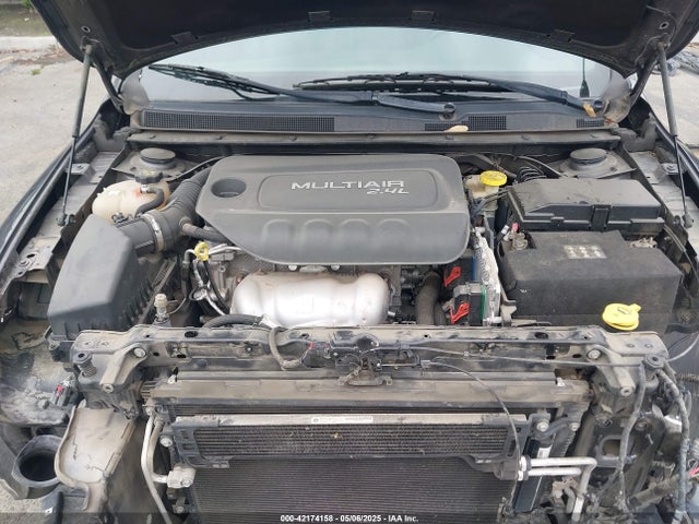 1C3CCCBB8GN123941 Chrysler 200 S