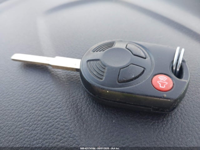 1FMCU0GX8EUA69910 Ford ESCAPE SE