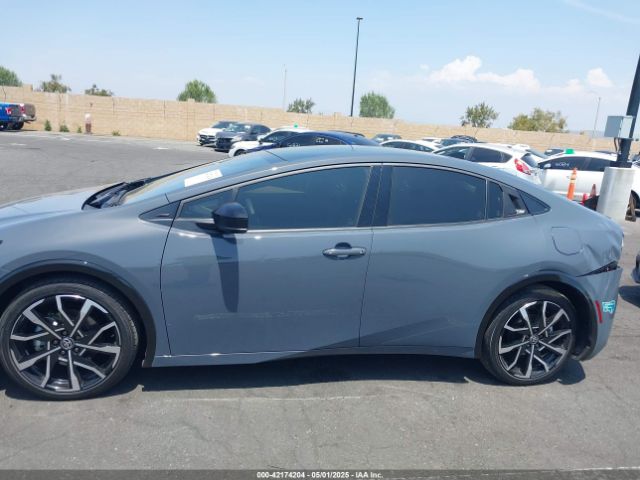 JTDACACU1R3033326 Toyota Prius Prime Xse