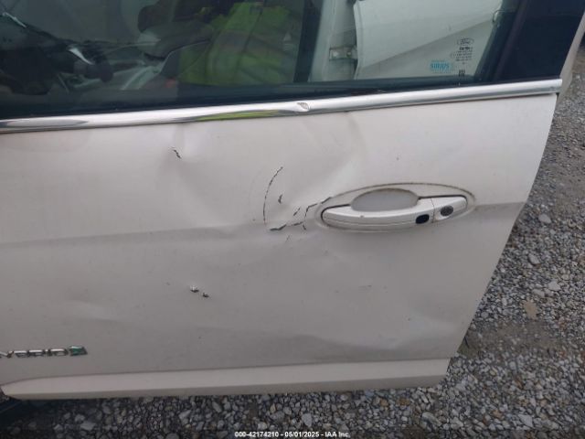 1FADP5BU4GL107223 Ford C-max Hybrid Sel