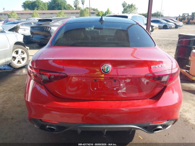 ZARFAECN4H7532033 Alfa Romeo Giulia Ti Rwd