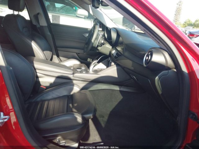 ZARFAECN4H7532033 Alfa Romeo Giulia Ti Rwd