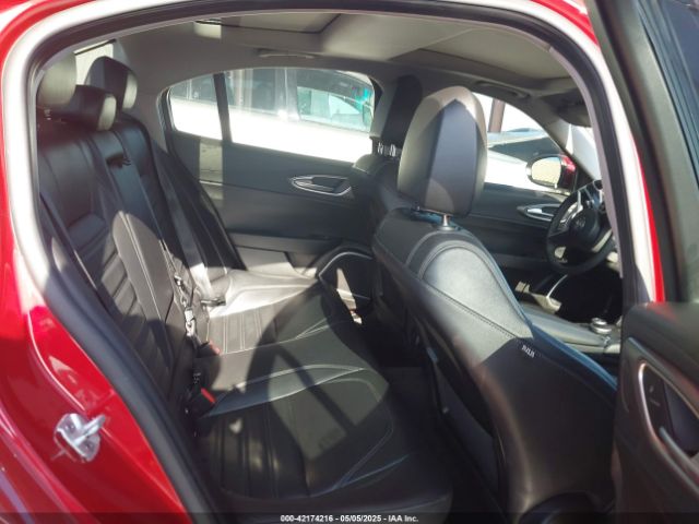 ZARFAECN4H7532033 Alfa Romeo Giulia Ti Rwd
