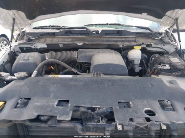 1C6RR7FG6HS698602 RAM 1500 Express  4x4 6'4 Box