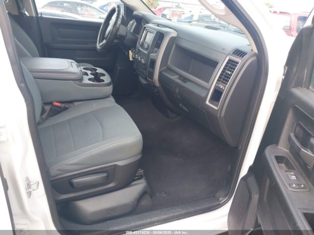1C6RR7FG6HS698602 RAM 1500 Express  4x4 6'4 Box