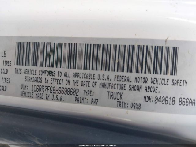 1C6RR7FG6HS698602 RAM 1500 Express  4x4 6'4 Box