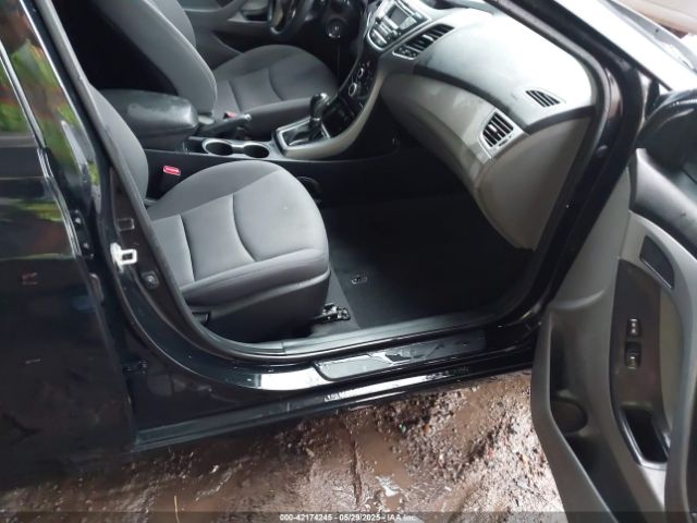 5NPDH4AE0GH744688 Hyundai ELANTRA SE