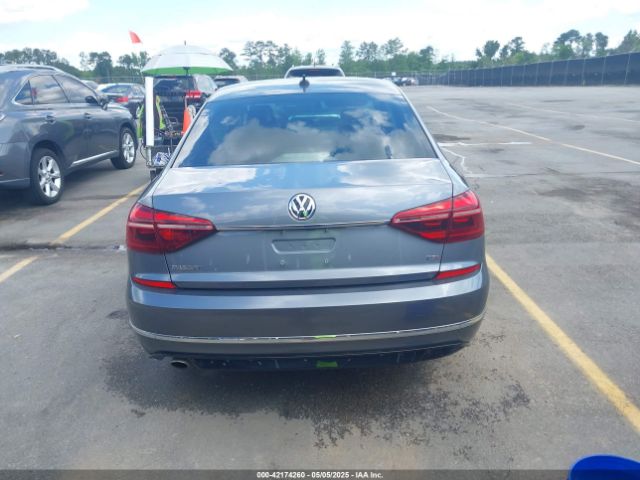 1VWDT7A31HC040976 Volkswagen Passat 1.8t R-line