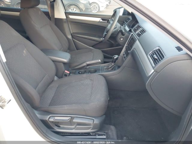 1VWAT7A37GC022869 Volkswagen Passat 1.8t S