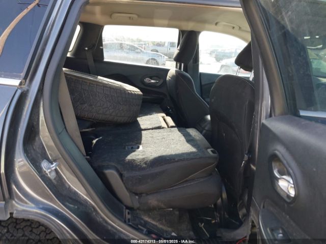 1C4PJMCS6FW750363 Jeep Cherokee Latitude