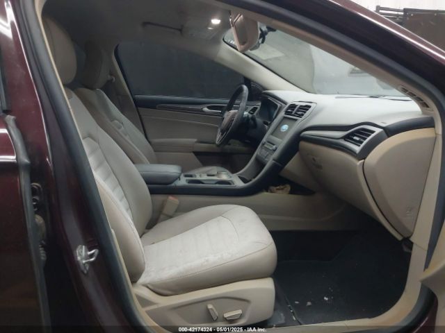 3FA6P0H92HR105567 Ford FUSION SE