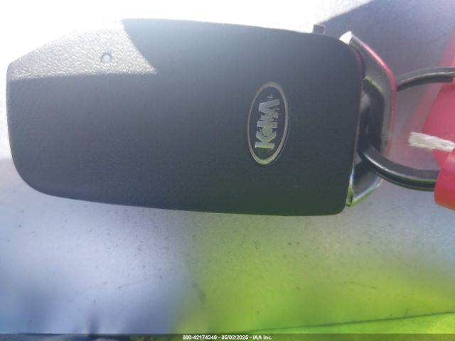 3KPF44AC8ME315432 KIA Forte Gt Manual