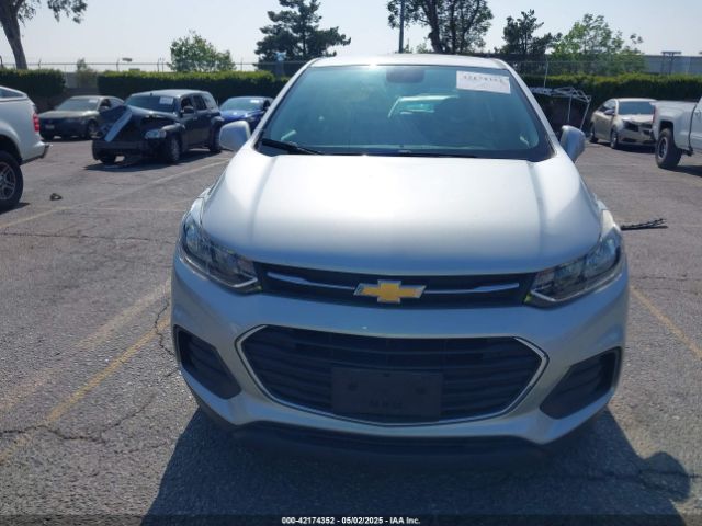 3GNCJKSB7LL299358 Chevrolet Trax Fwd Ls