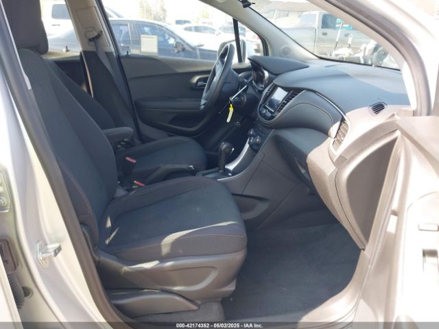 3GNCJKSB7LL299358 Chevrolet Trax Fwd Ls