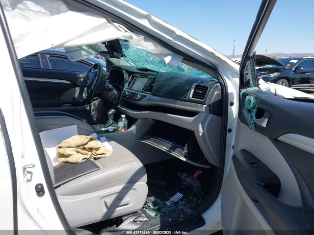 5TDKZRFH0KS314263 Toyota Highlander Xle