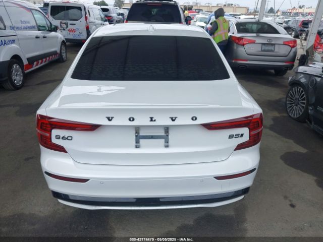 7JRL12TH4RG305580 Volvo S60 B5 Plus Black Edition