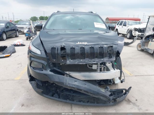 1C4PJLCB8JD534030 Jeep Cherokee Latitude