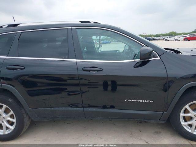 1C4PJLCB8JD534030 Jeep Cherokee Latitude