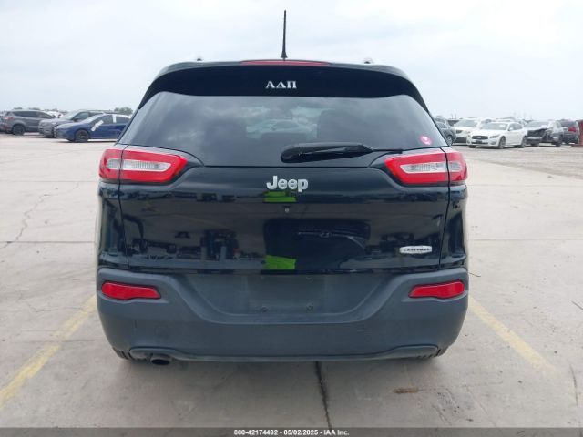 1C4PJLCB8JD534030 Jeep Cherokee Latitude