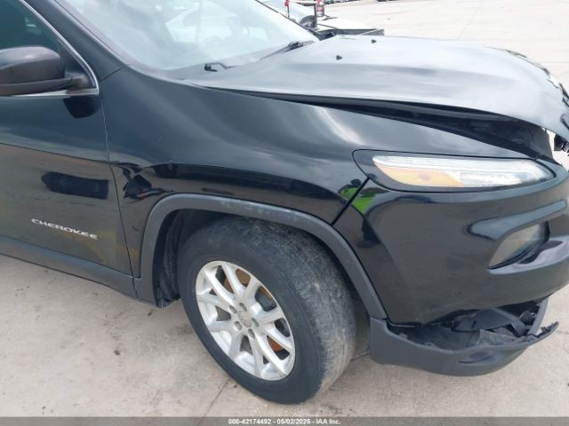 1C4PJLCB8JD534030 Jeep Cherokee Latitude