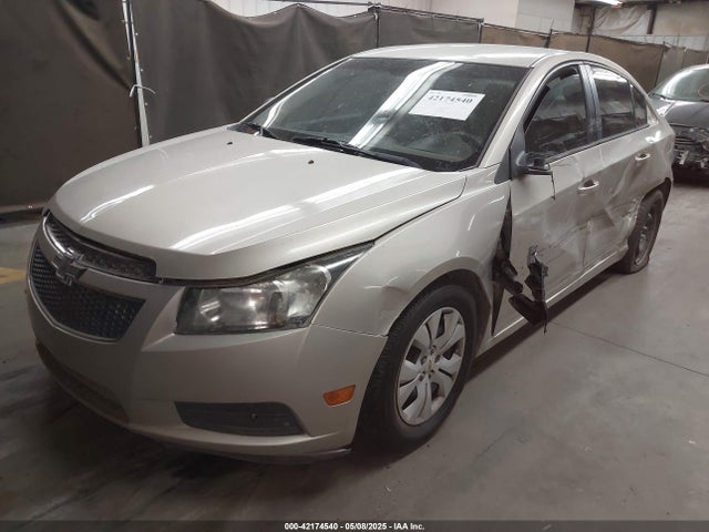 1G1PA5SH2E7323419 Chevrolet Cruze Ls Auto