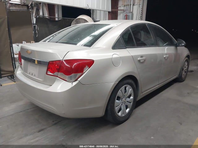 1G1PA5SH2E7323419 Chevrolet Cruze Ls Auto