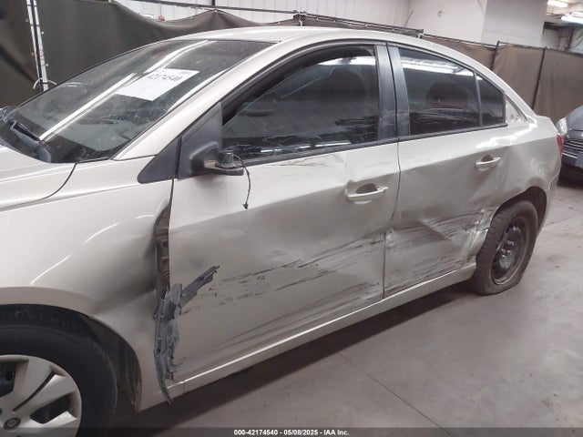 1G1PA5SH2E7323419 Chevrolet Cruze Ls Auto