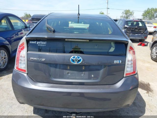 JTDKN3DU5E0389363 Toyota Prius Two