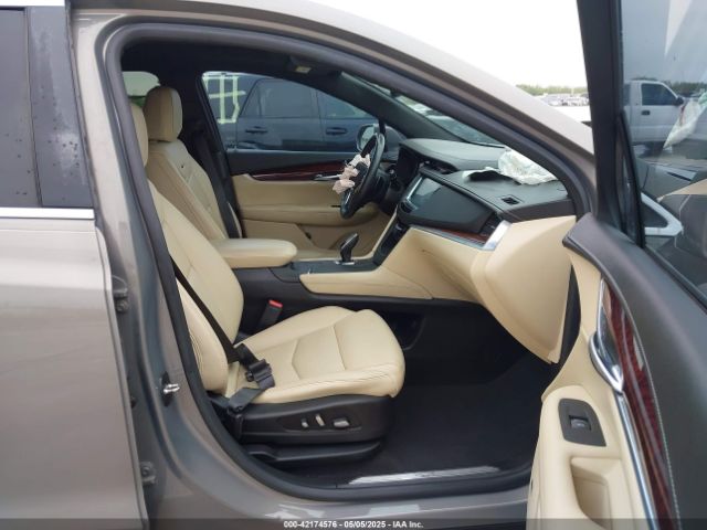 2018 CADILLAC XT5 1GYKNCRS1JZ198854 Photo 4
