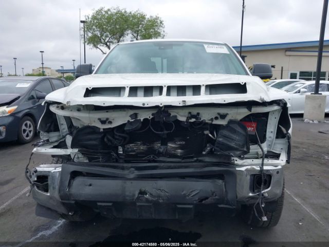 5TFUY5F17JX753427 Toyota Tundra Sr5 5.7l V8