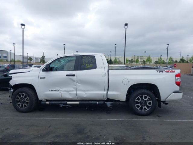 5TFUY5F17JX753427 Toyota Tundra Sr5 5.7l V8
