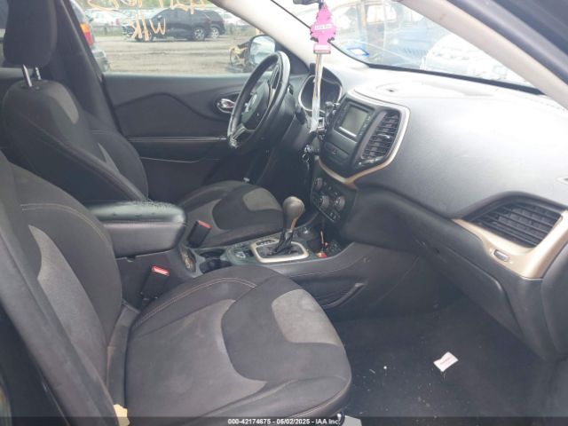1C4PJMCS0EW208092 Jeep Cherokee Latitude