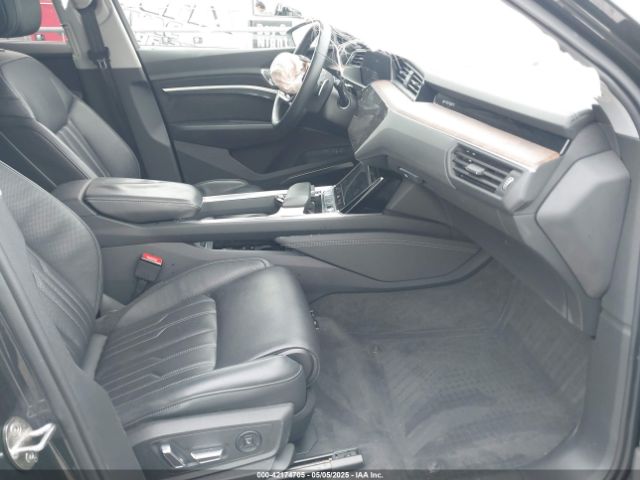 2019 AUDI E-TRON WA1VABGEXKB024680 Photo 4