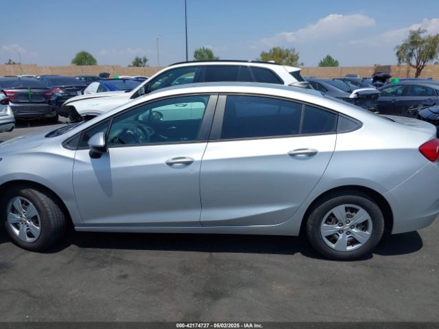1G1BC5SMXJ7205744 Chevrolet Cruze Ls Auto